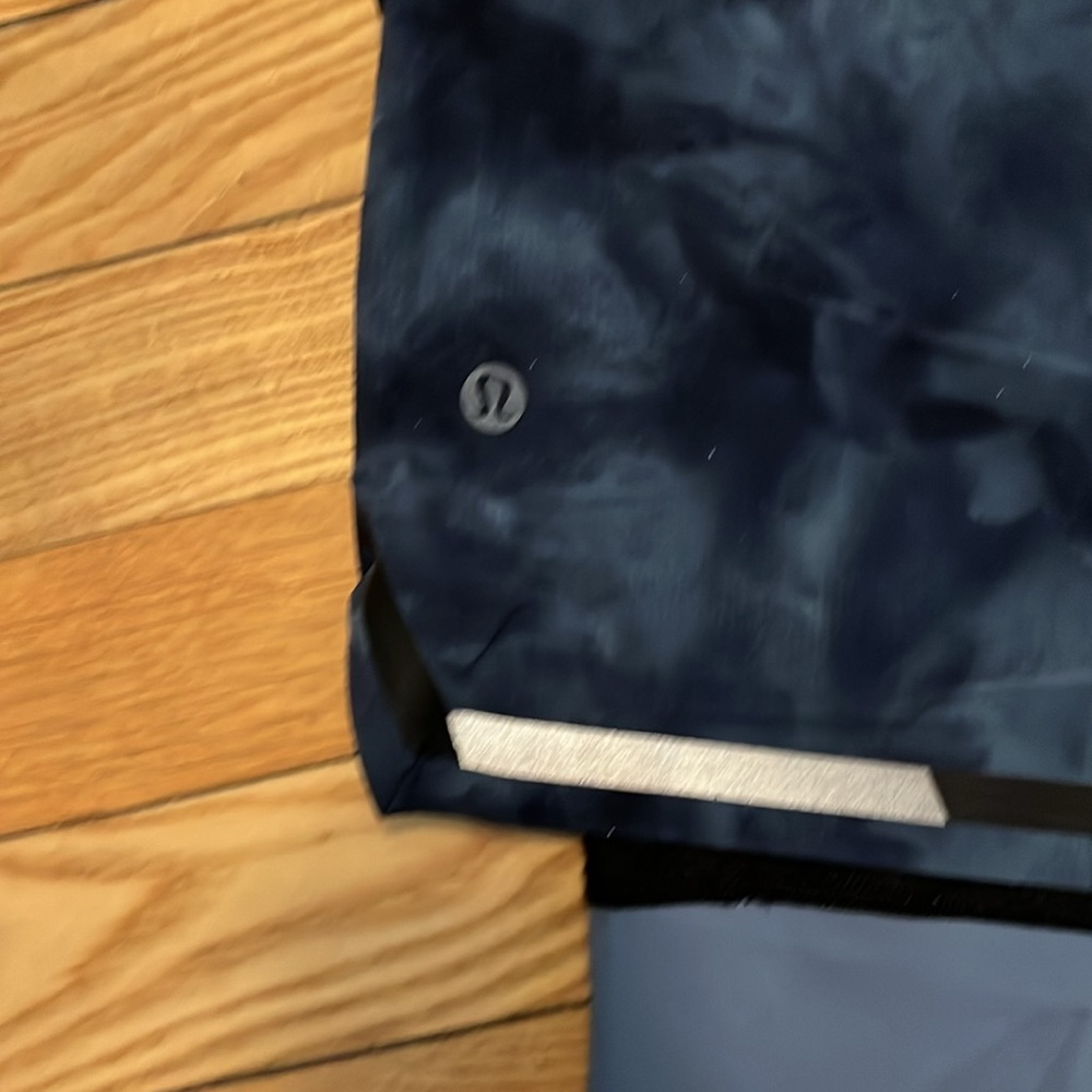 Lululemon Camo Blue Lined Shorts - Picture 3 of 9